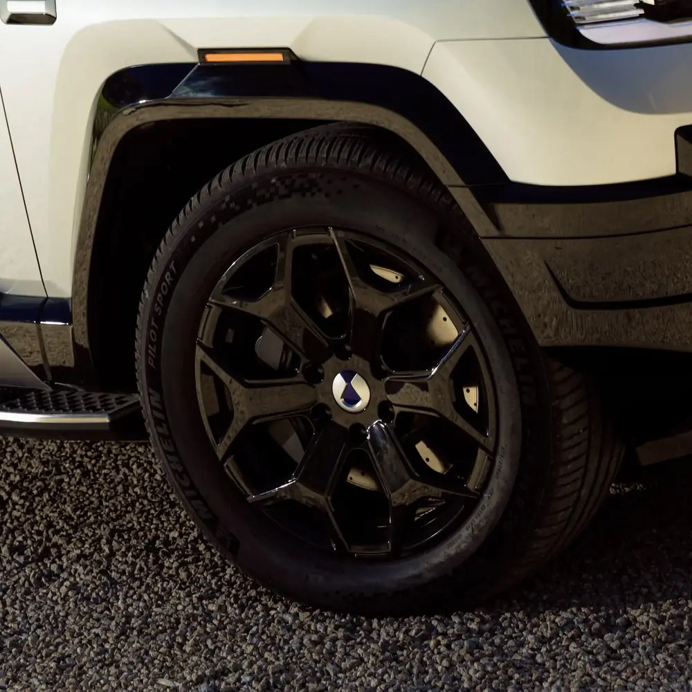 Колесо DENZA B8 с шиной 275/55 R20